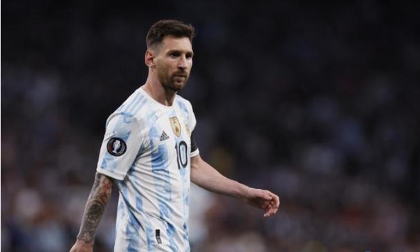 天冷不想炒菜，就这样一锅煮！三四种食材搭配，鲜爽又舒适、连汤都能被喝光，热乎乎好吃又好做